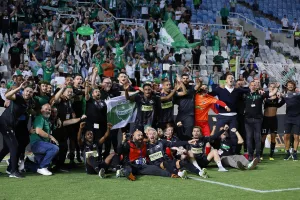 (Φωτορεπορτάζ) Οι έξαλλοι πανηγυρισμοί των πρωταθλητών