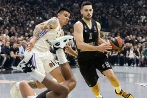 Παπαπέτρου: «Ήρθαμε να παίξουμε μπάσκετ ενώ ο κόσμος έχασε τα παιδιά του»