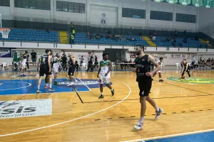 "Χαϊδεύει" τον τίτλο η Πετρολίνα AΕΚ! (φώτος)