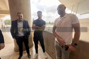 Η γαλαζοκίτρινη πλευρά...