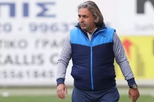 Έδωσε τα χέρια με Άγη Καμένο