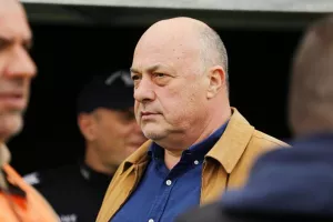 Μπέος: «Τραγικοί χειρισμοί, διασυρμός των θεσμών-Ανακάλεσα λόγω Μελισσανίδη και Σαββίδη»