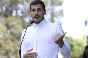Ο Ίκερ Κασίγιας εθεάθη να γευματίζει με μοντέλο στη Μαδρίτη