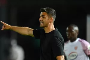 Τι ανακοίνωσε στους ποδοσφαιριστές και πήρε "ζεστό" χειροκρότημα απ' όλους!