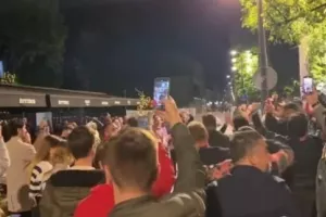 Το Κάουνας ξαγρύπνησε από τα συνθήματα των φίλων του Ολυμπιακού 