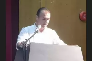 Δίπλα στο νέο πρόεδρο οι παλαίμαχοι