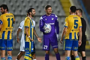 Πέραν των Κρέσπο και Μπέλετς, κάποιος να κάνει ένα βήμα μπροστά