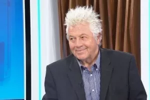 Το ατημέλητο look του Βουλευτή!