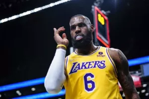 Λεμπρόν: «Θα είμαι έτοιμος για το Game 3»