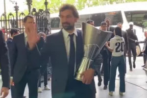 Η Ρεάλ έκανε την καθιερωμένη επίσκεψη στο Δημαρχείο για τον τίτλο της EuroLeague