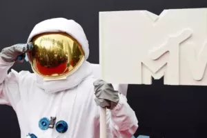 Τέλος εποχής για το MTV News μετά από 36 χρόνια!