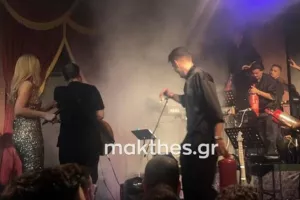 Φωτιά στο μαγαζί που τραγουδάει η Νατάσα Θεοδωρίδου (βίντεο)