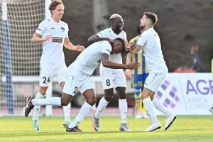 Ξανά 1-1