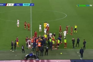 Άναψαν τα... αίματα στο φινάλε του Ρόμα-Σαλερνιτάνα