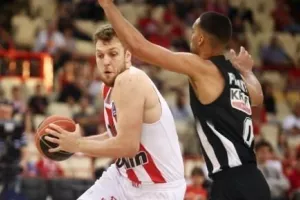 Πηγαίνει αγριεμένος στους τελικούς πρωταθλήματος 