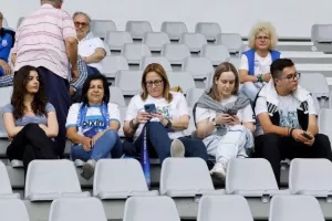 (Φωτορεπορτάζ) Ο κόσμος στο Απόλλων - ΑΠΟΕΛ