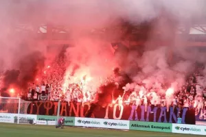 (Φωτορεπορτάζ) Ο κόσμος στο Απόλλων - ΑΠΟΕΛ