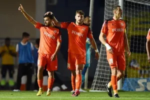 Καρμιώτισσα - Δόξα: Ο Ελ Αλουχί της χάρισε το τρίποντο από την "άσπρη" βούλα