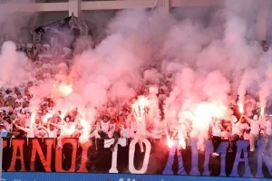 (Φωτορεπορτάζ) Ο κόσμος στο Απόλλων - ΑΠΟΕΛ