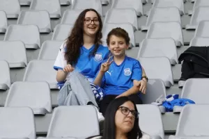 (Φωτορεπορτάζ) Ο κόσμος στο Απόλλων - ΑΠΟΕΛ