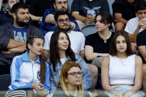 (Φωτορεπορτάζ) Ο κόσμος στο Απόλλων - ΑΠΟΕΛ