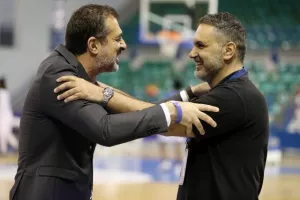 Κυπελλούχος η Πετρολίνα ΑΕΚ!