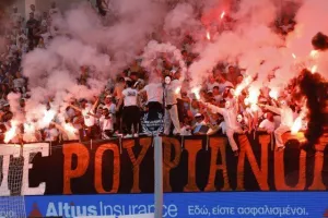 (Φωτορεπορτάζ) Ο κόσμος στο Απόλλων - ΑΠΟΕΛ