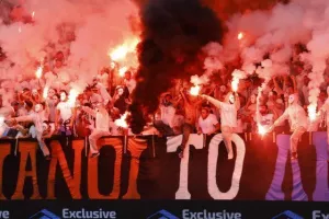 (Φωτορεπορτάζ) Ο κόσμος στο Απόλλων - ΑΠΟΕΛ