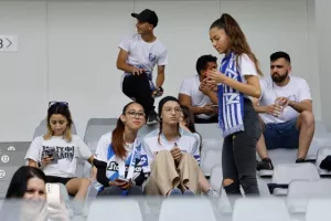 (Φωτορεπορτάζ) Ο κόσμος στο Απόλλων - ΑΠΟΕΛ