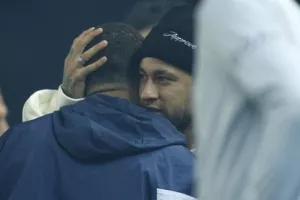 Χαμός στην Παρί: Ο Νεϊμάρ έκανε «like» σε βίντεο ενάντια στον Μπαπέ