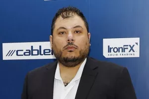 Σύνθημα... Δημήτρη: "Όλα τώρα αρχίζουν!"