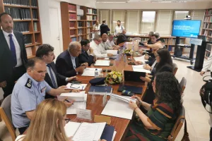 Φώτος/Υπογράφηκε το Μνημόνιο κατά της βίας - Το kerkida στο Υπουργείο