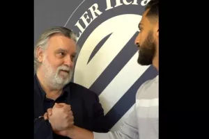 Υπέγραψε και παρουσιάστηκε επίσημα ο Μούσα Τάμαρι (βίντεο)