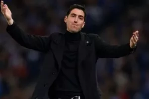 «Πιο πιθανό να συνεχίσει στον Ολυμπιακό ο Ιραόλα»