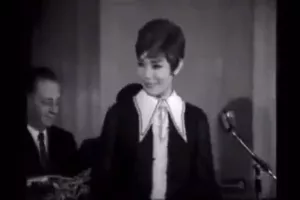 Προαγγελία με… Μαρινέλλα ο Ολυμπιακός!