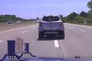 ΗΠΑ: Απίθανη καταδίωξη - 10χρονος έκλεψε SUV για να πάει στη μητέρα του