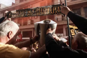  Το ταξίδι των δύο τροπαίων που κατέκτησε η AEK συνεχίζεται σε όλη την Ελλάδα