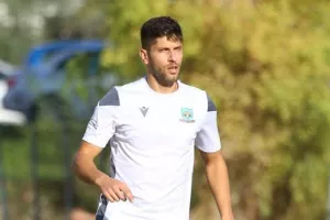 Ανανέωσε με Κονναρή