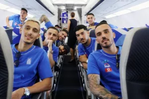 Πέταξε για το Παρίσι η Εθνική Ελλάδας