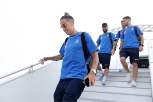 Εθνική Ελλάδος: Η αποστολή έφτασε στο Παρίσι