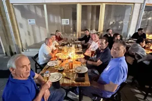Δείπνησαν όλοι μαζί (φώτος)