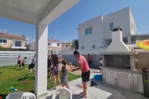 Το... απόλαυσαν με νεροπόλεμο! (φώτος)