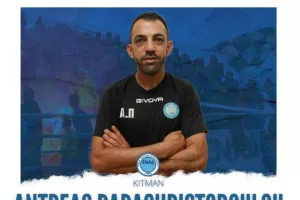 Ανανέωσε τον Παπαχριστοδούλου