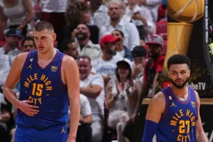 Ιστορική εμφάνιση από Γιόκιτς-Μάρεϊ στο game 3