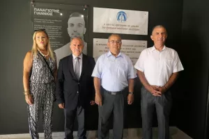  Στα εγκαίνια της αίθουσας «Παναγιώτης Γιαννιός» η ηγεσία του ΚΟΑ