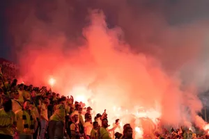 Το show της Θύρα 3 και στιγμές από την πορεία στον τελικό (φώτος)