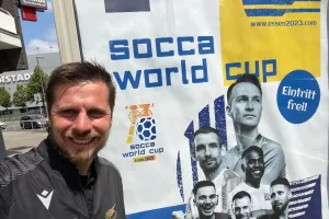 Ο 'δημιουργός' της ομάδας Cyprus Socca αποκαλύπτεται: "Ότι πιο ωραίο να λες τον Εθνικό Ύμνο μαζί με τους Ελλαδίτες"