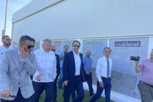 (Βίντεο/Φώτος) Ξενάγηση από Ντουμπόφ στον ΠτΔ