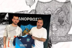 Πέντε ανανεώσεις έξι μεταγραφές