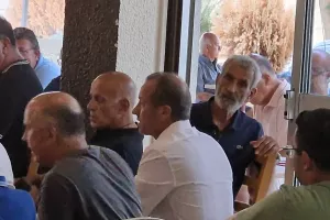Χωρίς μισθό! 